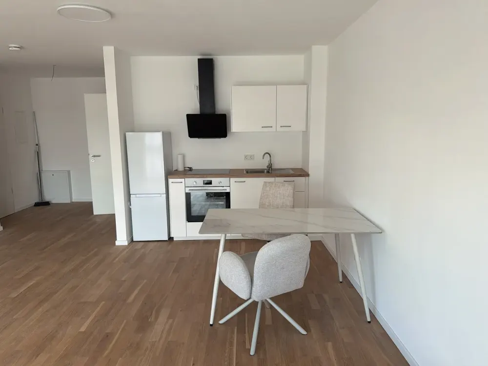 Neubau-Wohnung in Köln-Bayenthal (teilmöbliert)