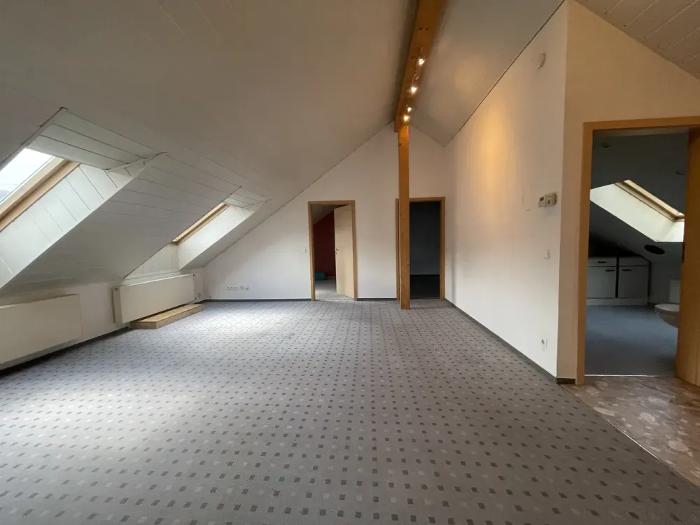 3-Zimmer Dachgeschosswonung in Wernau - ideal für Pendler, Rentner, oder Paare