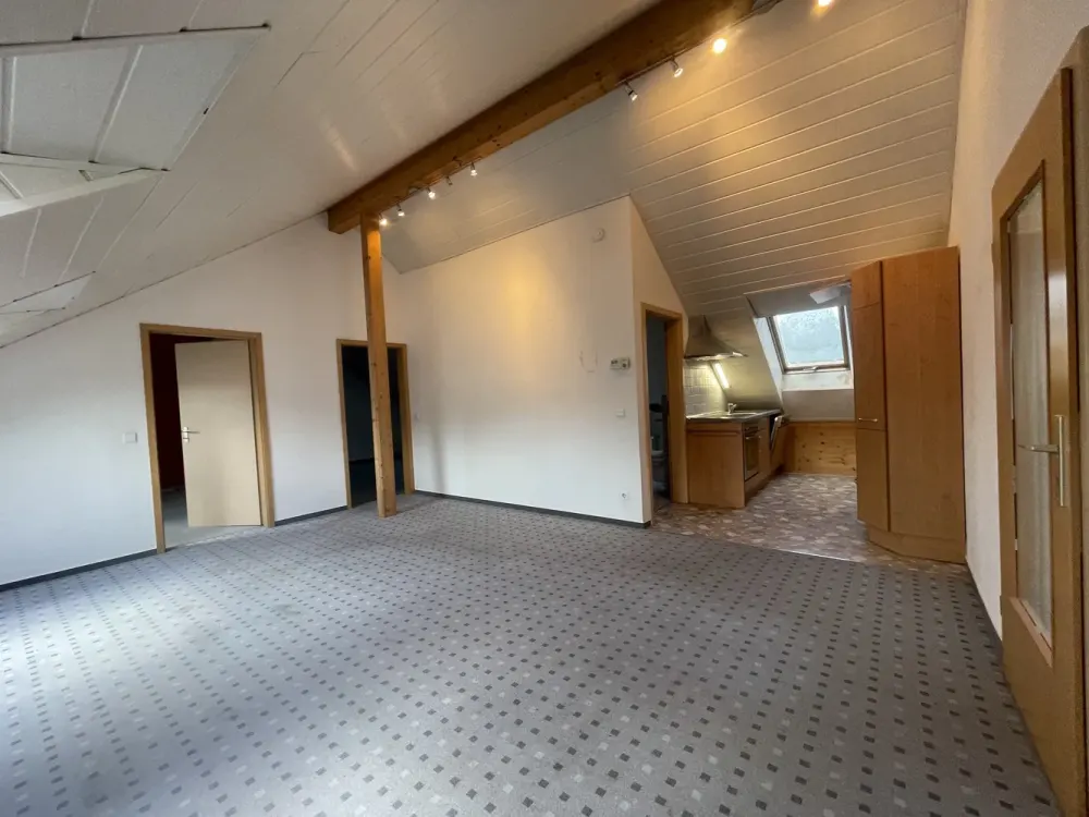 3-Zimmer Dachgeschosswonung in Wernau - ideal für Pendler, Rentner, oder Paare