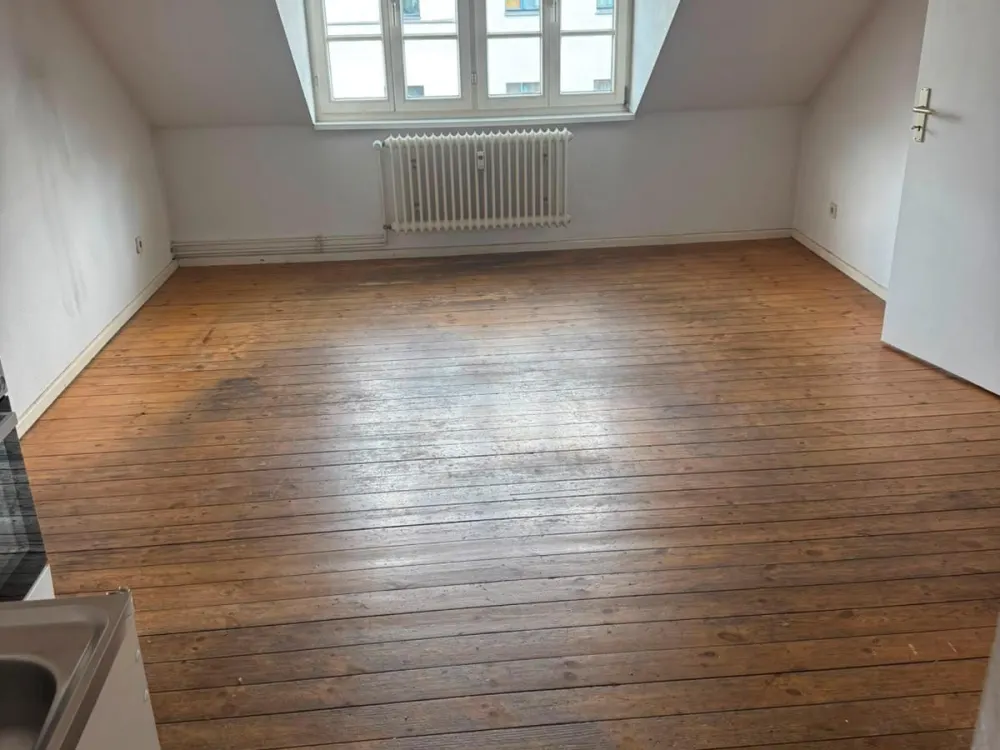 Helle Dachgeschosswohnung mit Dielen | Oranienstraße Kreuzberg