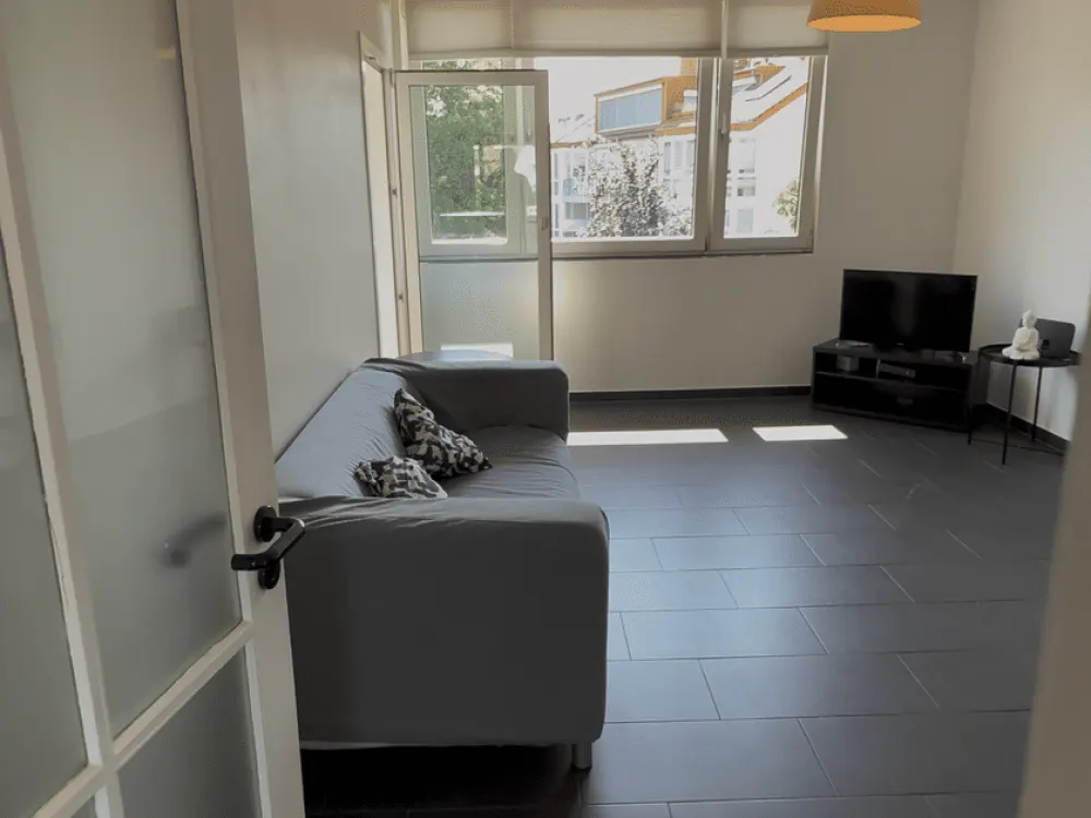 möbeliertes zwei Zimmerapartment und Süd-Balkon in Düsseldorf/ Holthausen