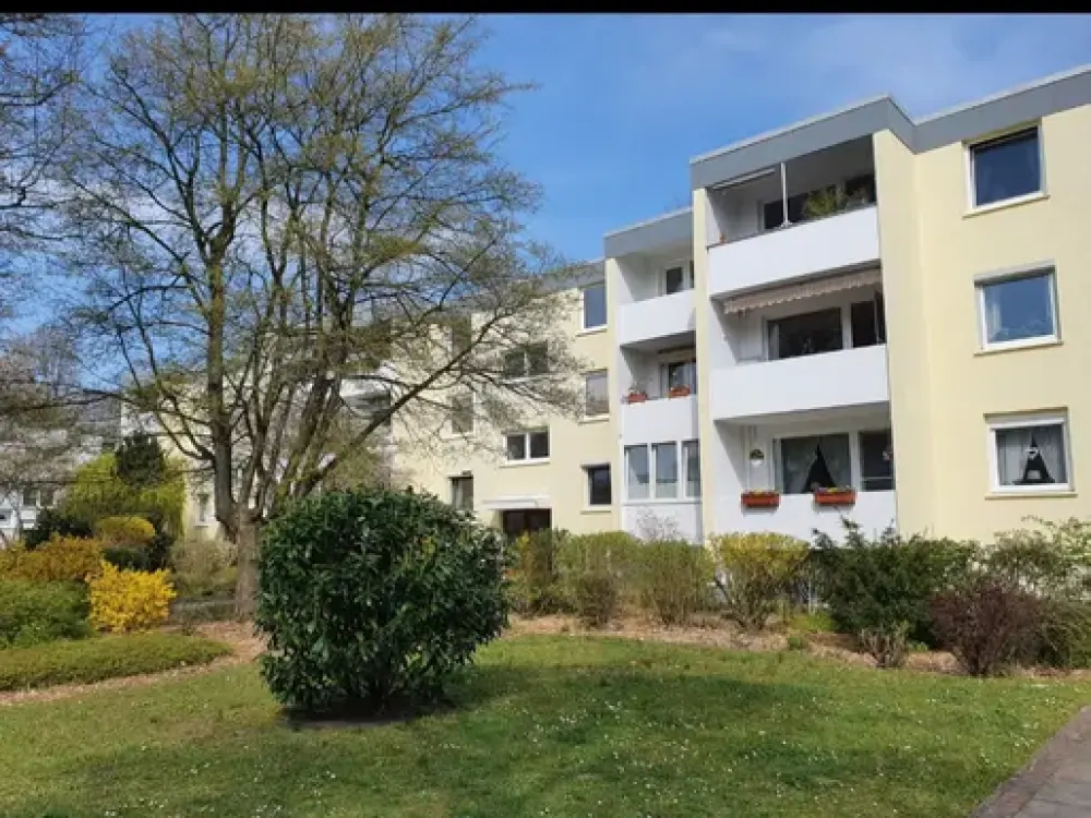 Ansprechende 3-Zimmer-DG-Wohnung mit Balkon in Bremen