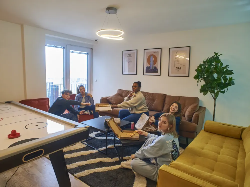For Students & Azubis - Modern möbliertes Apartment - Home Gym - EBK - uvm