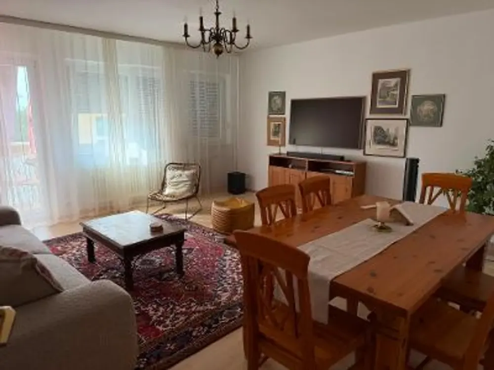 Lebendiger Alltag in Kriftel: 2,5-Zimmer-Wohnung mit Balkon
