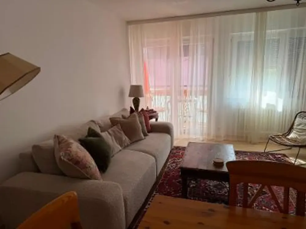 Lebendiger Alltag in Kriftel: 2,5-Zimmer-Wohnung mit Balkon