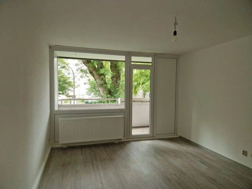 Erstbezug nach Sanierung, 3-Zimmer-Wohnung mit Balkon!