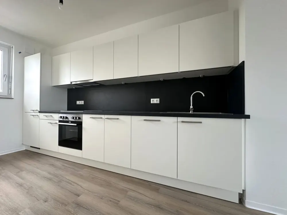 New Build! Stylish 2-Room Penthouse Apartment with Terrace & Fitted Kitchen in Zentrum-Ost