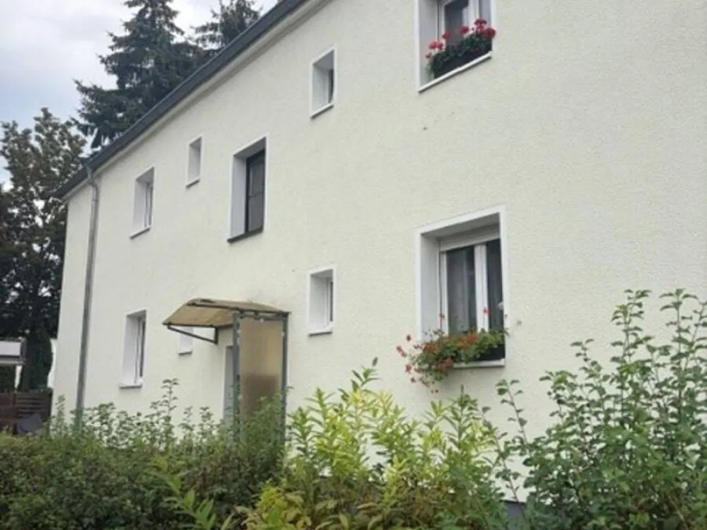 Exklusive Elbnähe im 1. Obergeschoss - Dachgeschoß mit Balkon sofort zu vermieten !