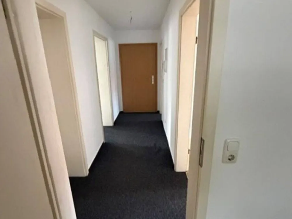 Exklusive Elbnähe im 1. Obergeschoss - Dachgeschoß mit Balkon sofort zu vermieten !