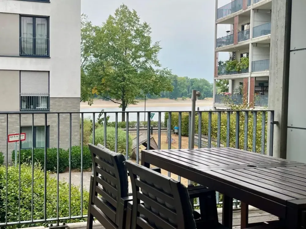 Wohnung mit 3 Zimmern, Balkon und Rheinblick in Köln-Mülheim