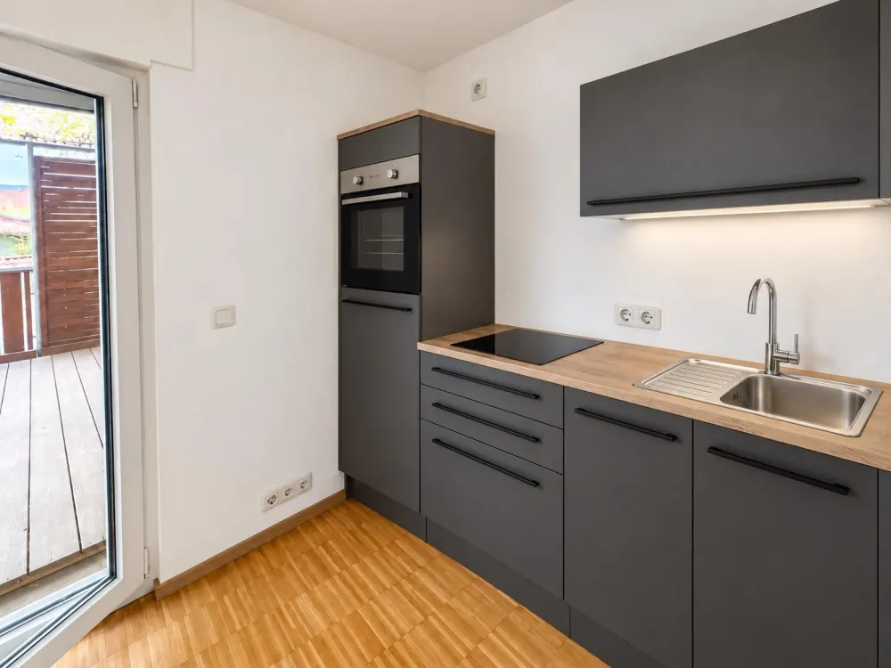Möblierte Zweizimmerwohnung mit großem Balkon in Rosbach Rodheim