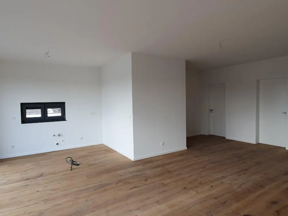 Penthouse in Garbsen: 120 qm Wohnfläche mit großer Dachterrasse, Parkett, Fußbodenheizung, Aufzug bis in die Wohnung und Stellplatz