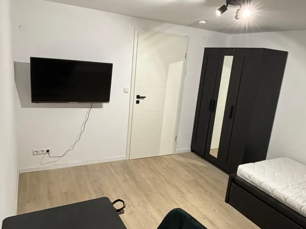 Modernes, möbliertes Zimmer in entspannter 3er Frauen-WG Asperg