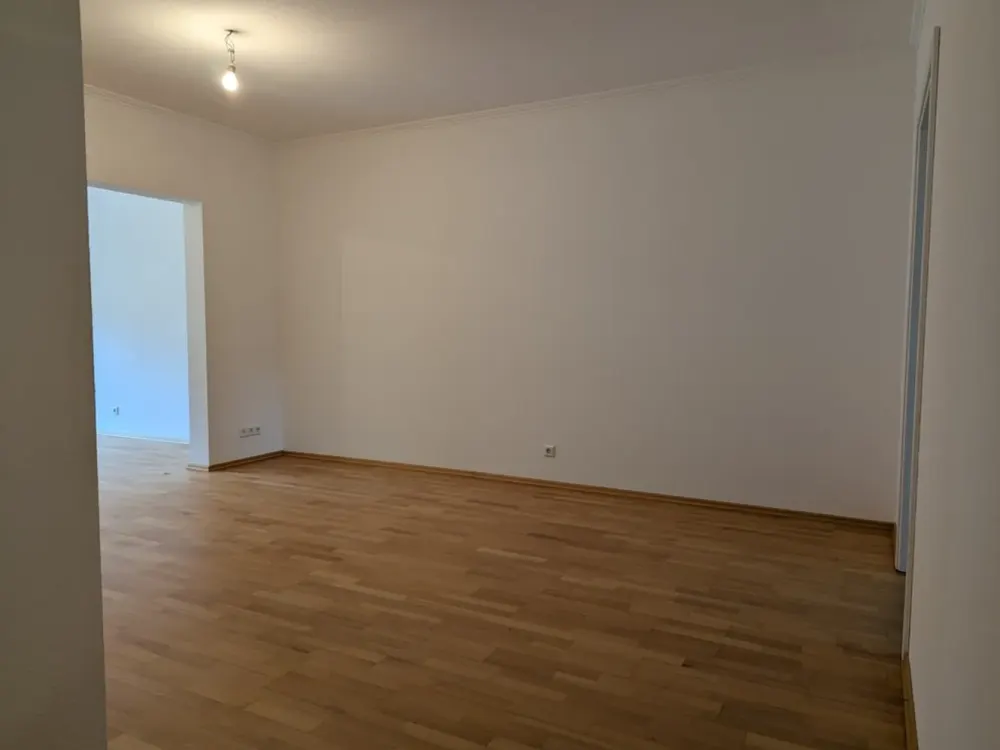 Hittfeld: schöne 3-Zimmer-Wohnung mit Terrasse und Garten.