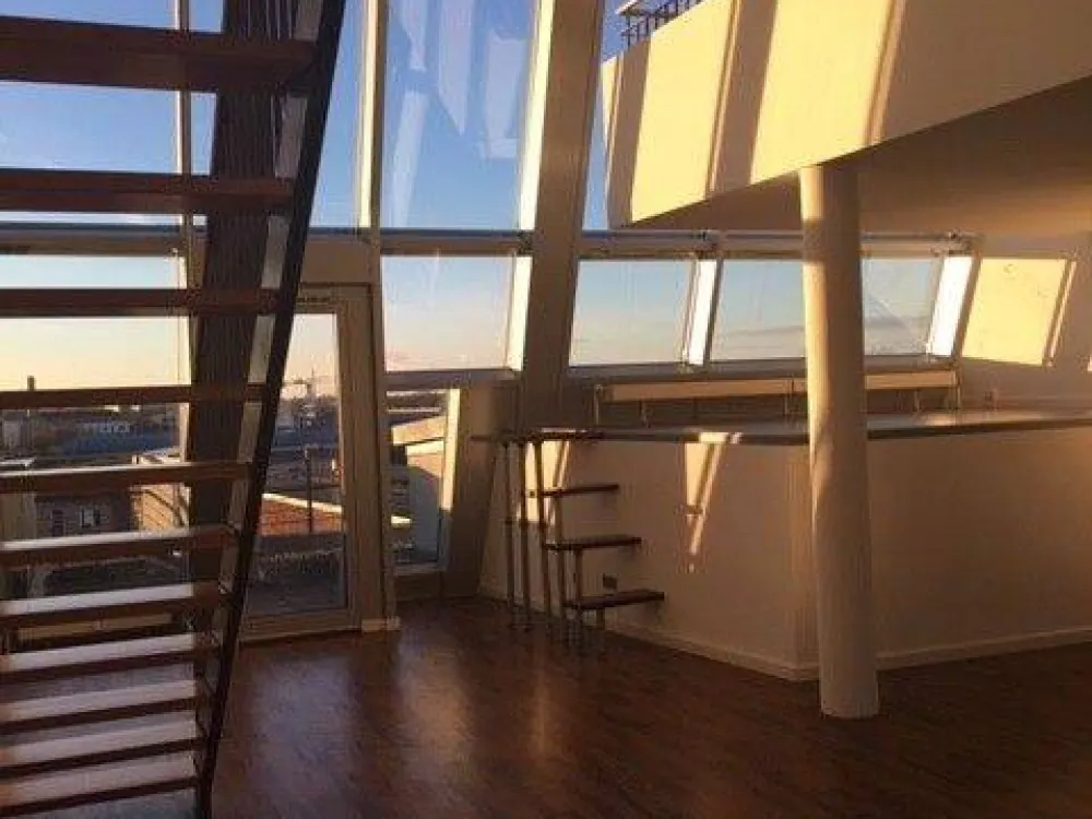 Traumhafte City-Wohnung im DG mit Weitblick !