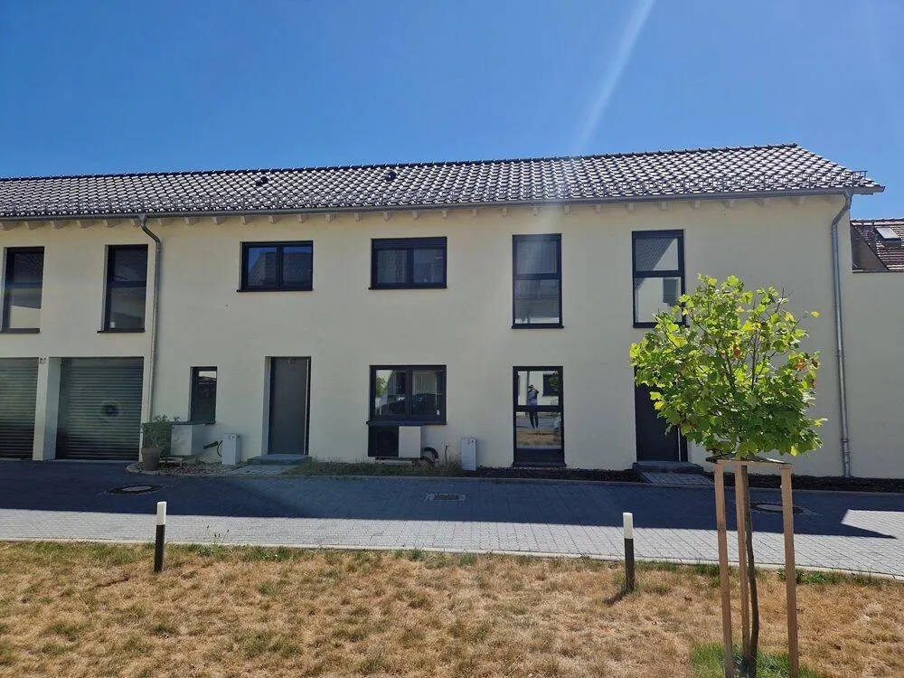Erstbezug! Wunderschöne 2-Zimmer-Wohnung mit Terrasse zu vermieten!