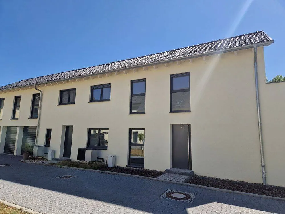 Erstbezug! Wunderschöne 2-Zimmer-Wohnung mit Terrasse zu vermieten!