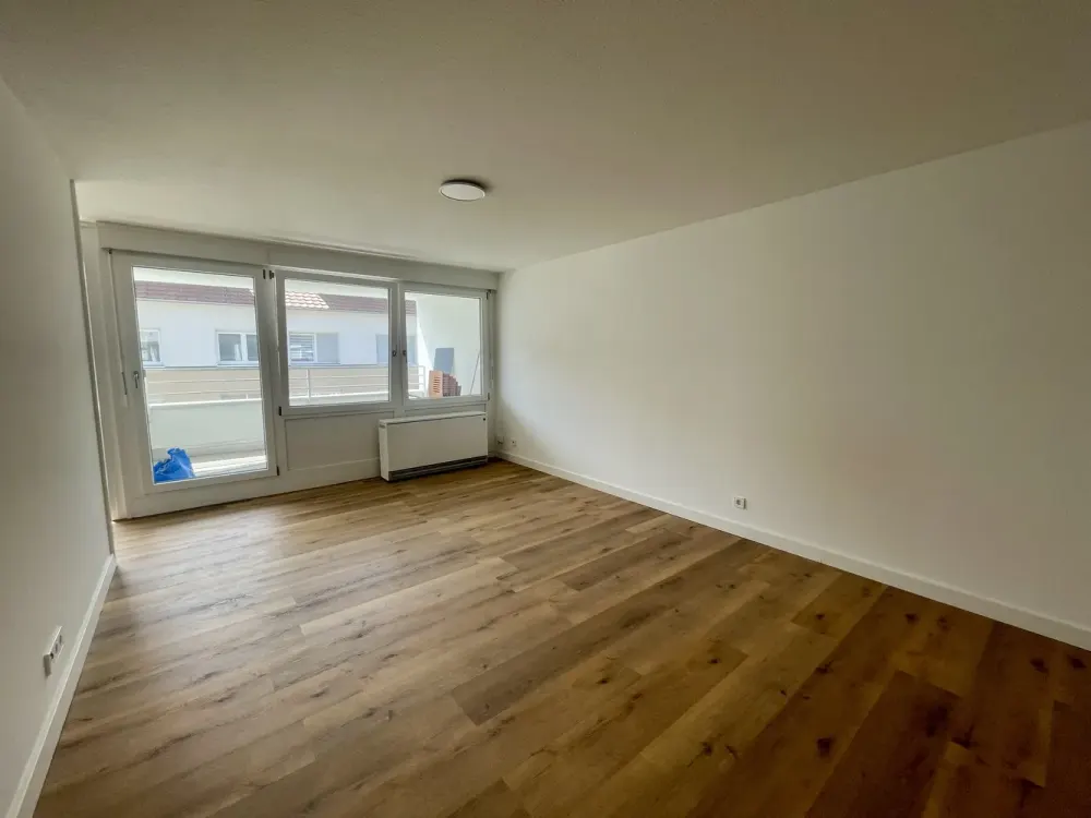 Topp, sanierte 3,5 Zimmer-Wohnung in Zentrumslage von Sindelfingen mit Außenstellplatz!