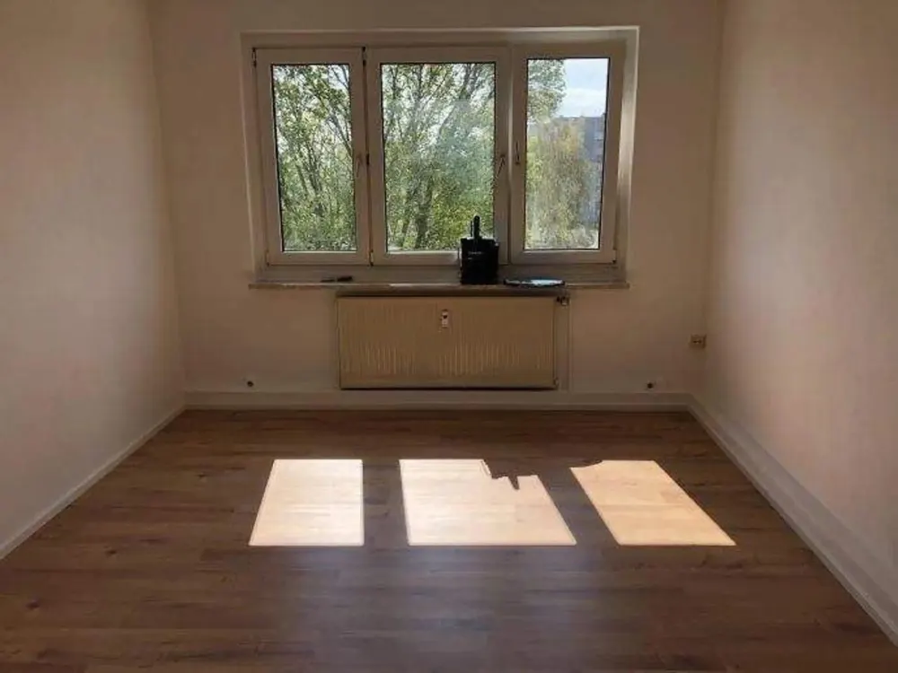 schöne 1-Zimmerwohnung im Leipziger Süden, Bad mit Wanne, 2. OG