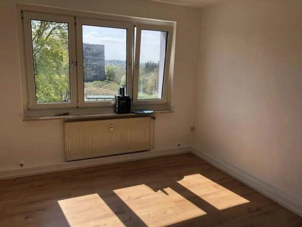 schöne 1-Zimmerwohnung im Leipziger Süden, Bad mit Wanne, 2. OG