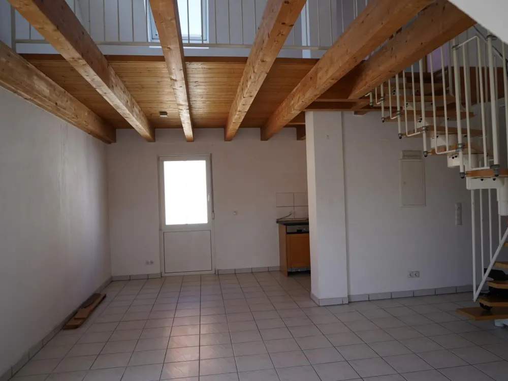Galeriewohnung ab den 1.11.26 zu vermieten 800+NK