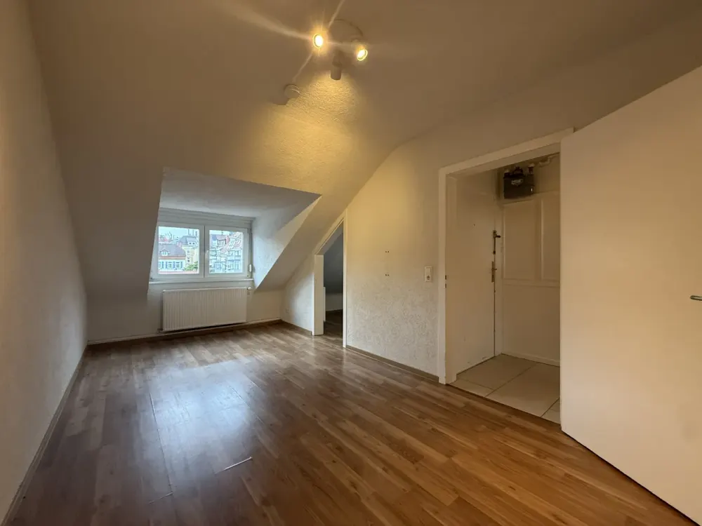 3-Zimmer-Dachgeschosswohnung in Top-Lage von Stuttgart-West