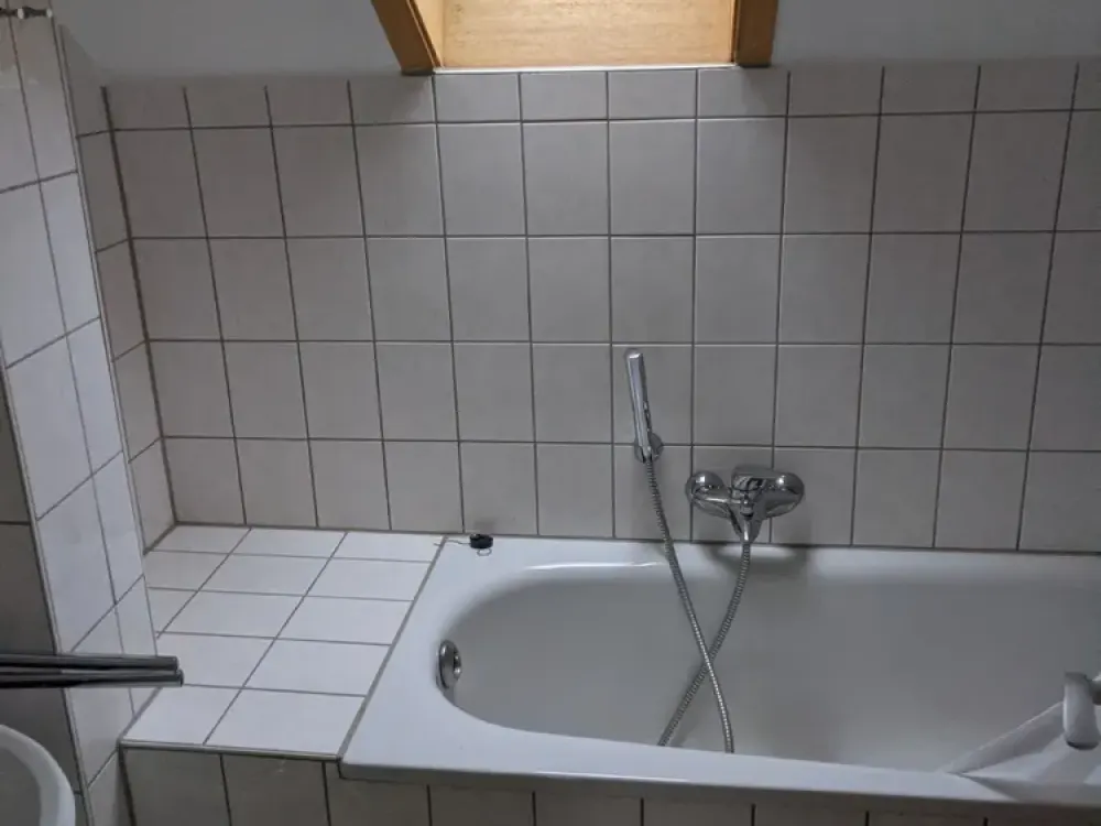 Schöne Single Dachgeschosswohnung