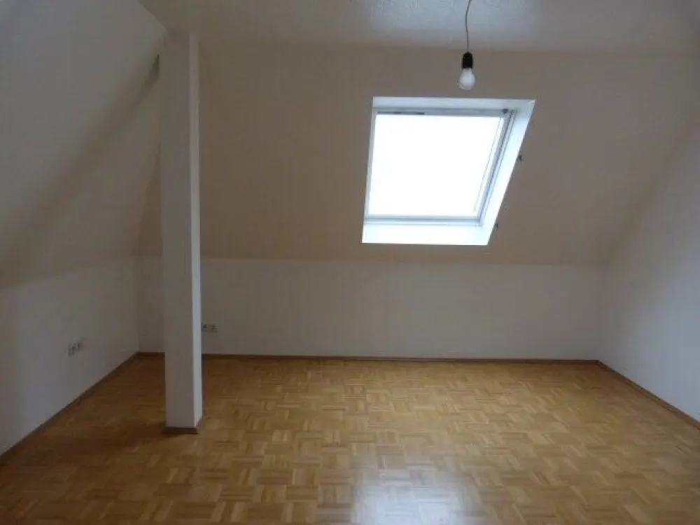 Geräumige Einlieger-Dachgeschosswohnung in bevorzugter und "fast" zentraler Lage von Dortmund!