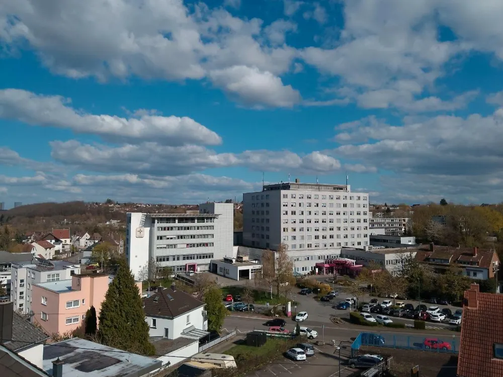 DACHGESCHOSS-MAISONETTE im Herzen von Neunkirchen / Nähe Klinikum