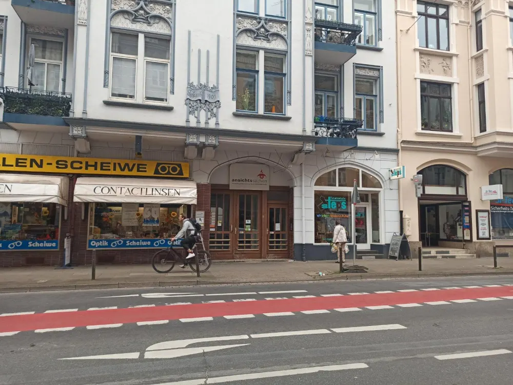 5 Zi,-Altbauwohnung mit 2 Balkonen am Lister Platz