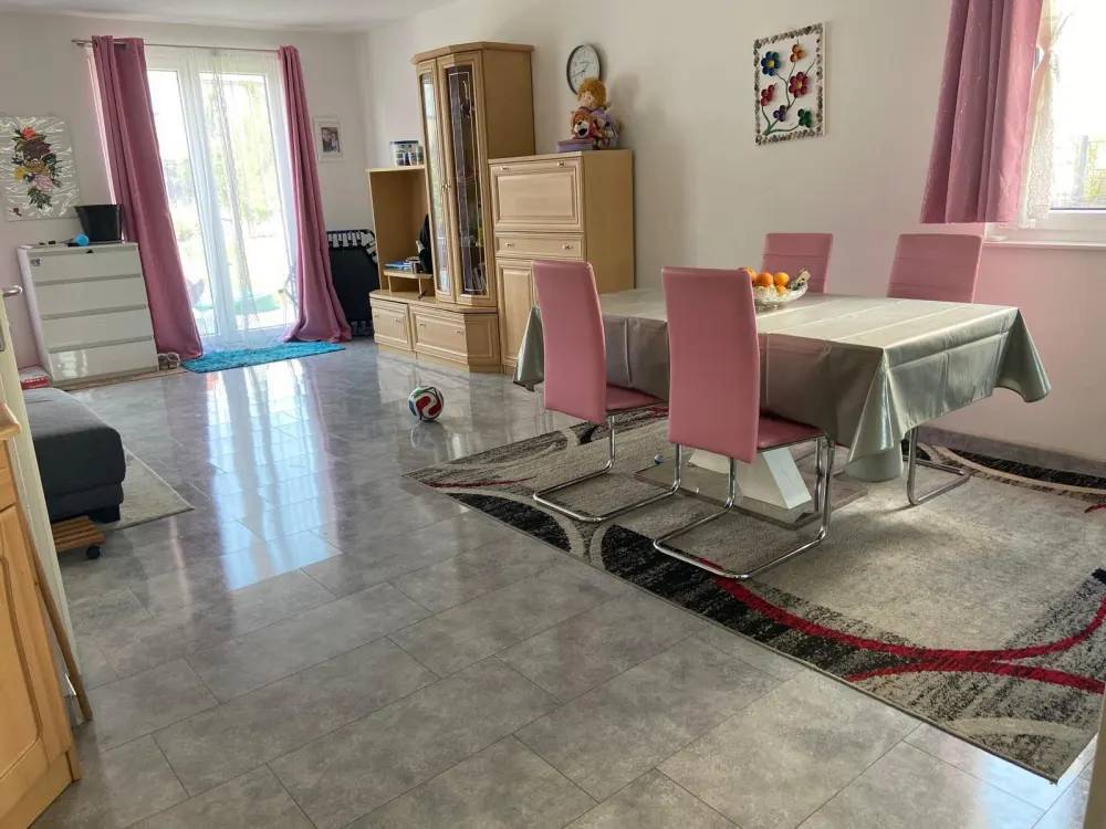 Familie biete neues Zuhause ♣️