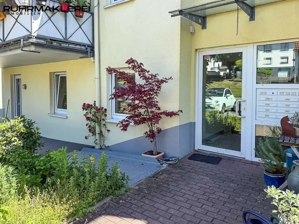 Barrier-free, renovated 2-room apartment with fitted kitchen and terrace in TOP location of Grundschöttel!