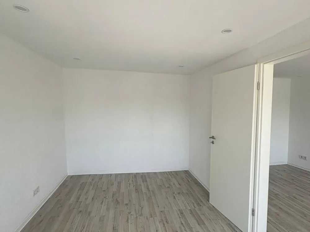 2 Room Kitchen Bath Apartment in Hüttigweiler