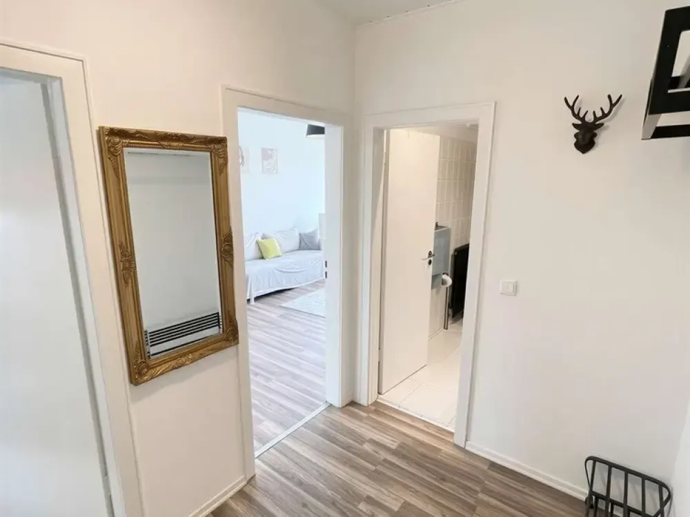 Möbelierte 2 Zimmer Wohnung in zentraler Lage von Düsseldorf nahe des Medienhafens