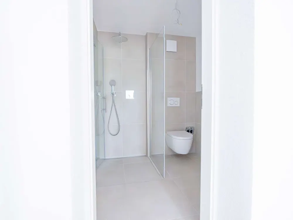 Modernes 1,5 Zimmer Apartment mit großer Terrasse sowie separater Küche + Bad