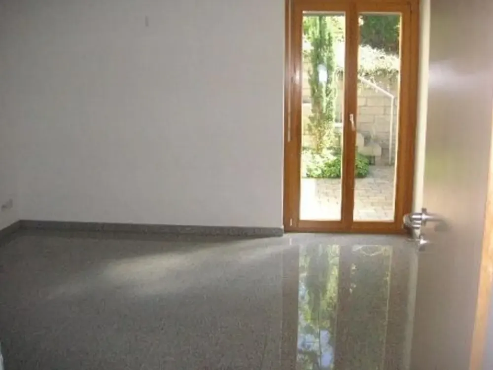 Gehobenes Wohnambiente - 3 Zimmer-Etagen-Wohnung mit Terrasse in Stadtnähe von Böblingen!