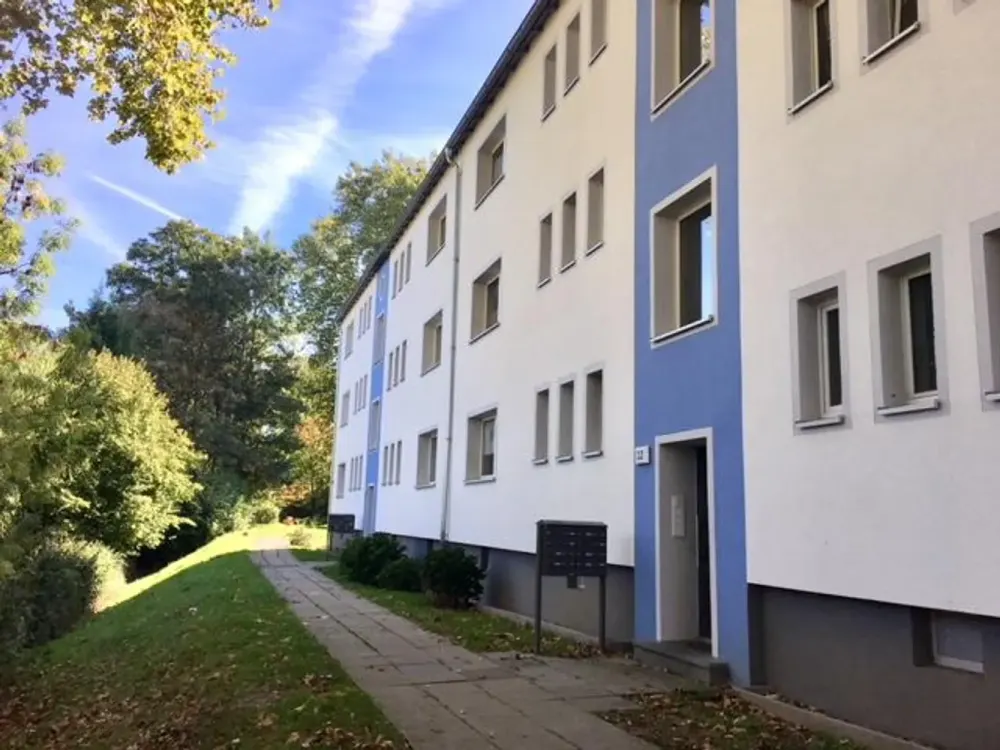 Hübsche 2-Zi.-Whg. mit Tageslichtbad und Balkon, frei ab sofort