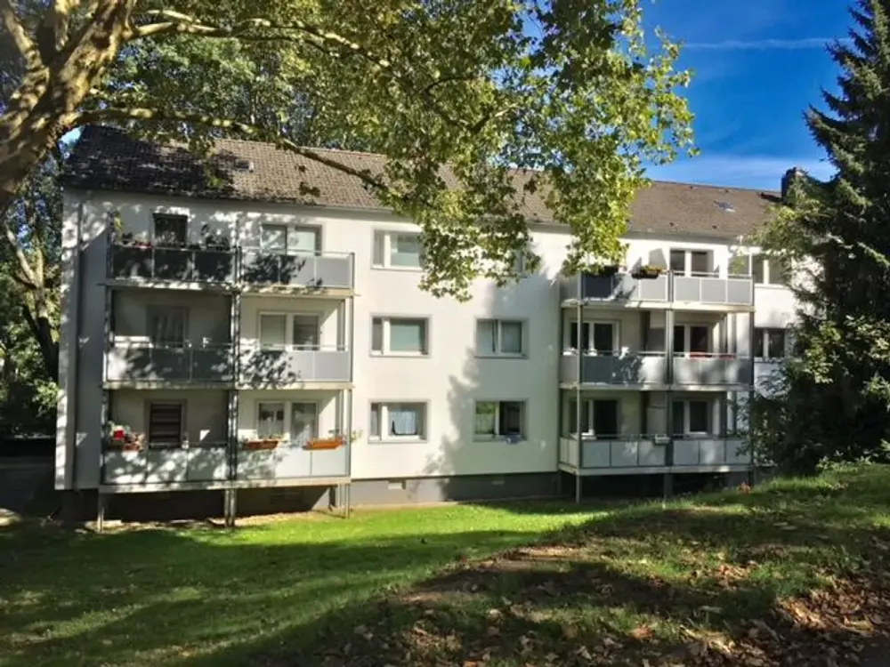 Hübsche 2-Zi.-Whg. mit Tageslichtbad und Balkon, frei ab sofort
