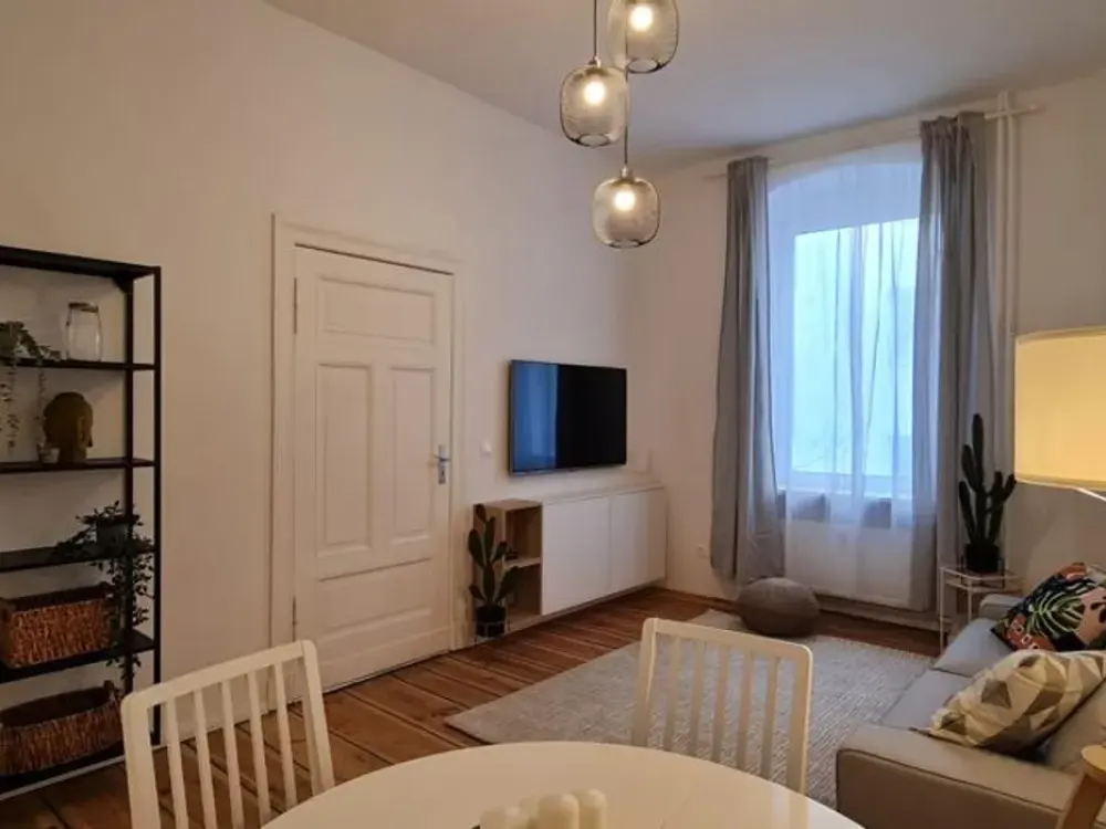 Spacious One bedroom apartment in Moabit