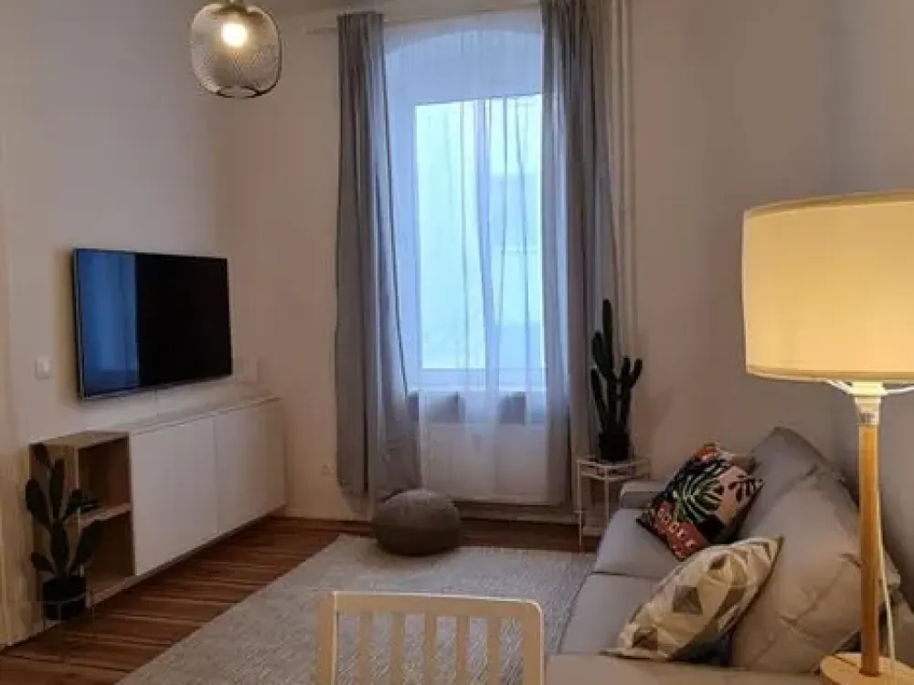 Spacious One bedroom apartment in Moabit