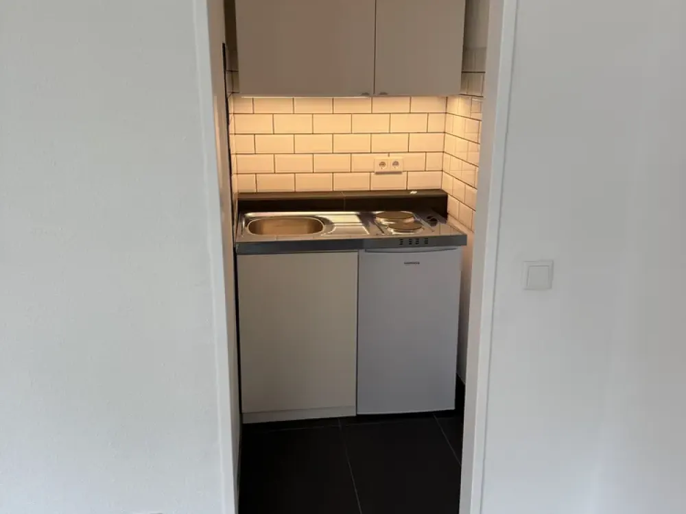 Kompaktes Wohnen in Derendorf: Ein-Zimmer-Apartment in Düsseldorf mit optionaler Garage