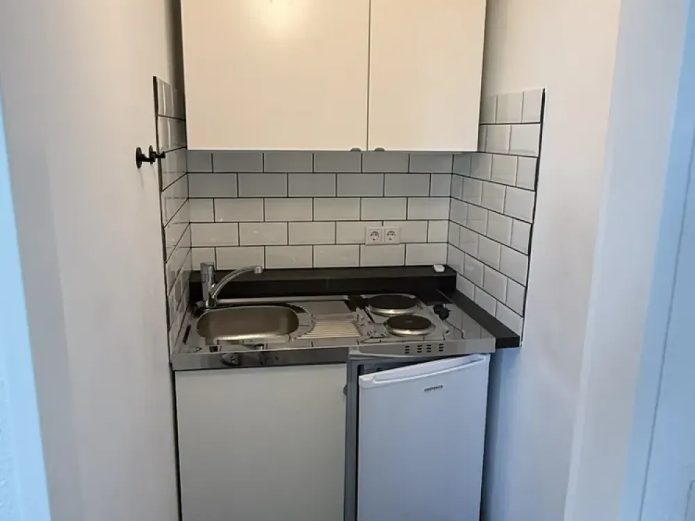 Kompaktes Wohnen in Derendorf: Ein-Zimmer-Apartment in Düsseldorf mit optionaler Garage