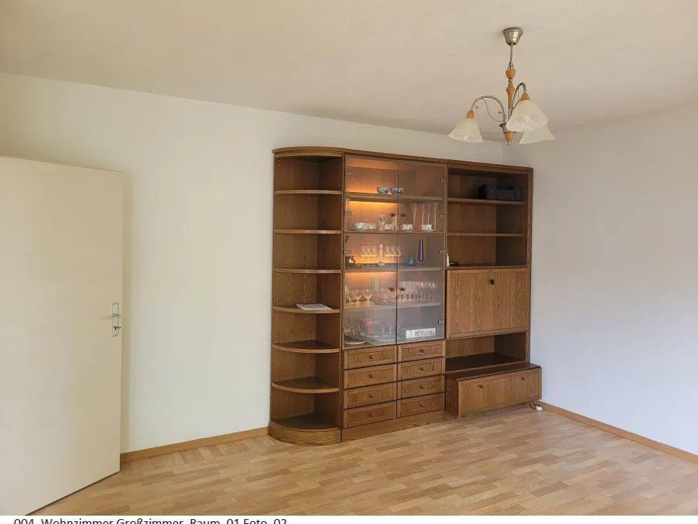 Eine exklusive, gepflegte 4,5-Zimmer-Wohnung mit Loggia und viel Extra in Frankfurt am Main