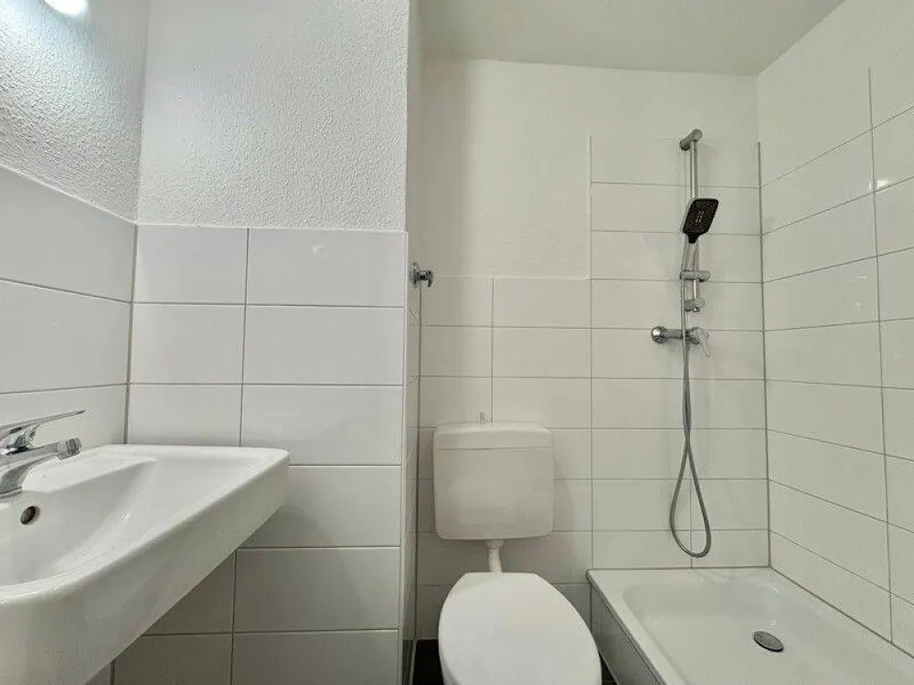 Bezugsfertige 2-Zimmer-Wohnung mit großem Balkon