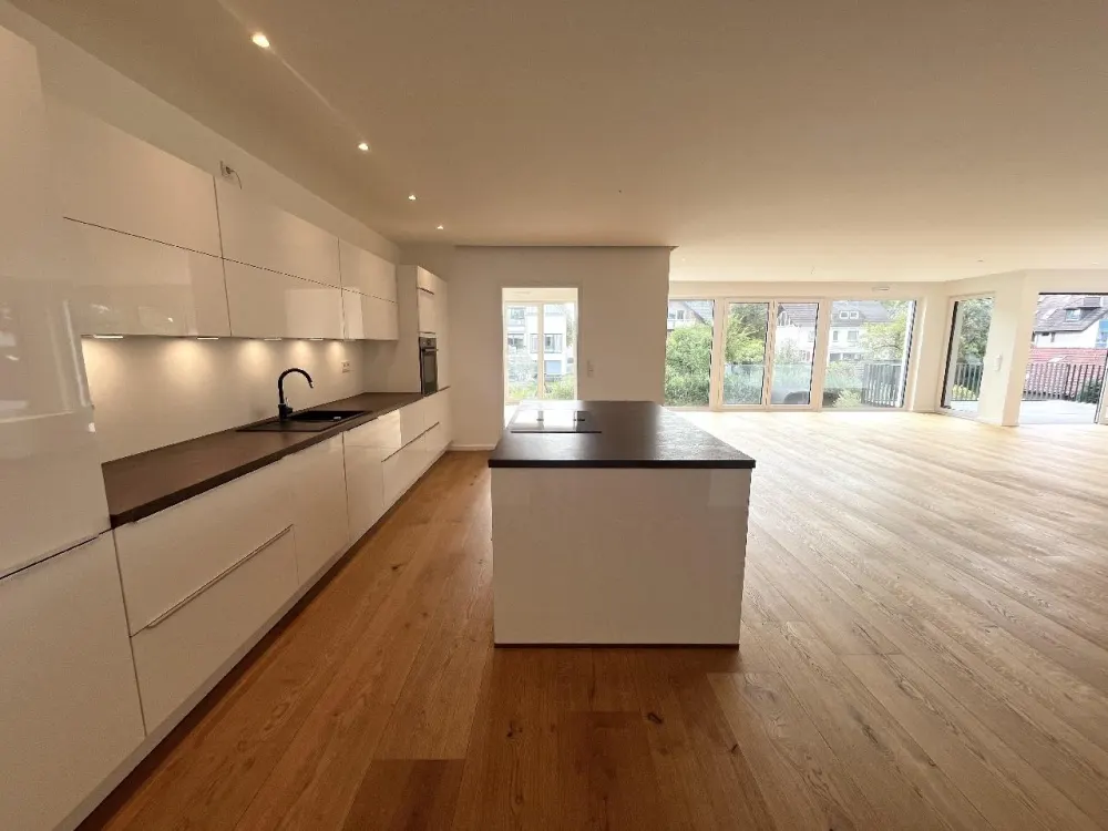 Traumhafte Wohnung am Rochusweg - 3,5 Zimmer, 2 Bäder, Balkon, Einbauküche, Tiefgarage !
