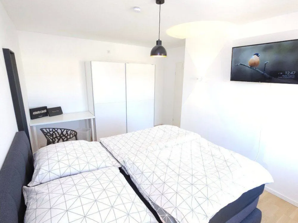 Möbliertes modernes Penthouse mit guter Verkehrsanbindung U6