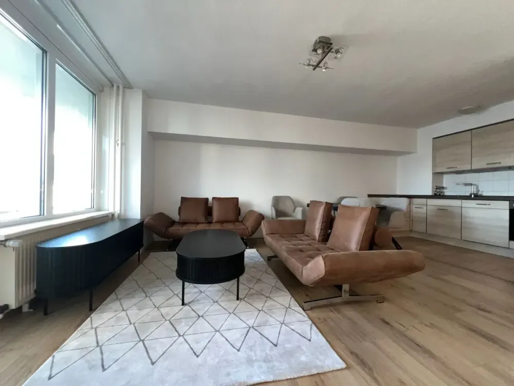 Möblierte Wohnung im 8. OG - Balkon & Blick aufs Berliner Schloss