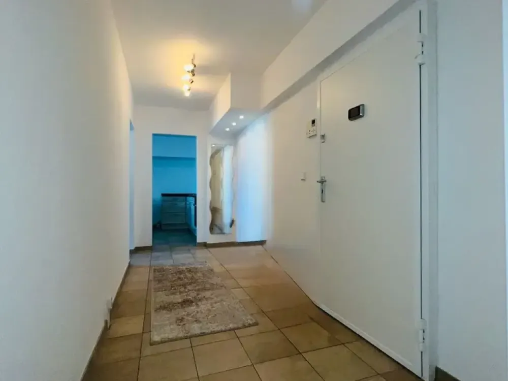 Möblierte Wohnung im 8. OG - Balkon & Blick aufs Berliner Schloss