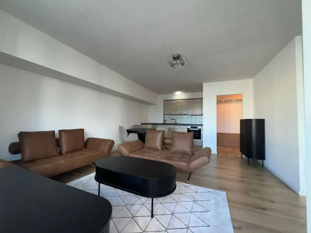 Möblierte Wohnung im 8. OG - Balkon & Blick aufs Berliner Schloss