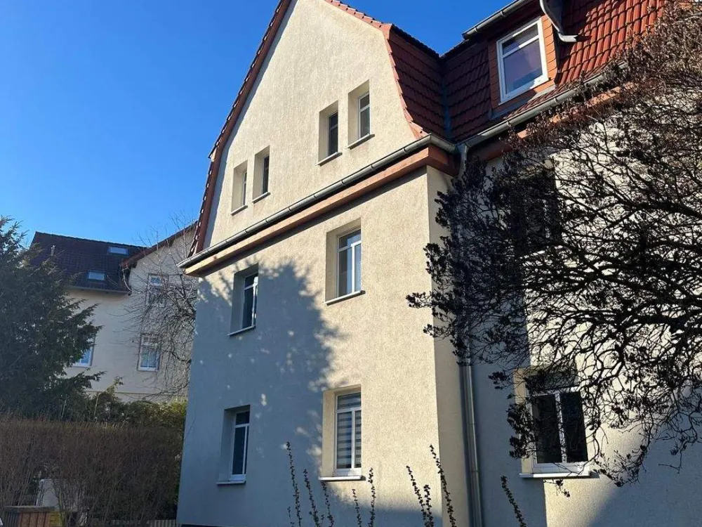 3 Room Apartment - Beautiful Living in the Southern Suburb!